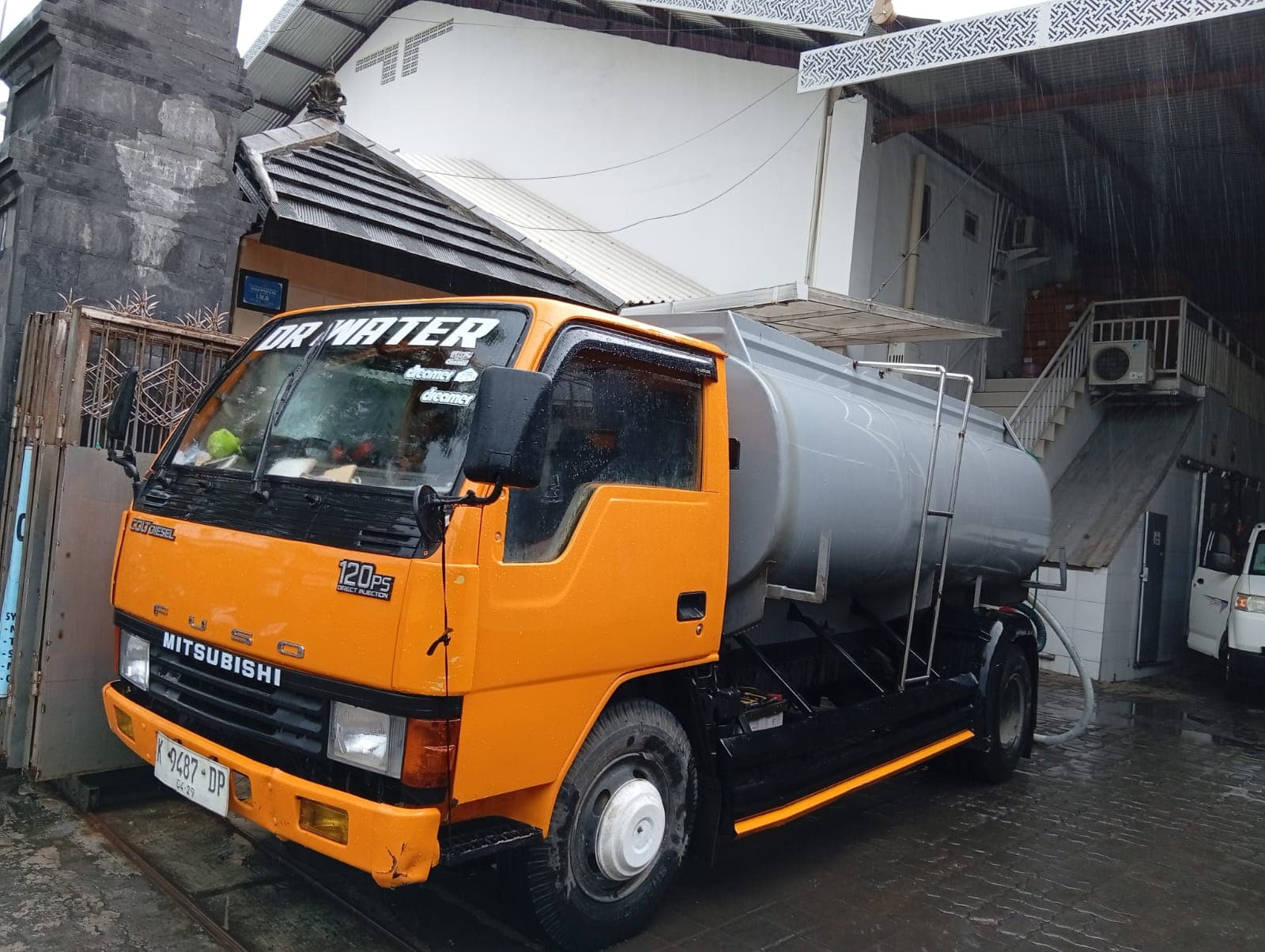 Pool Filling Service in Bali | Jasa Pengisian Kolam Renang Bali